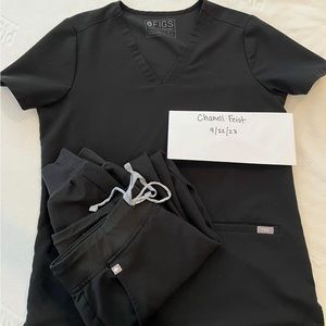 Black small Zamora joggers and small Casma top.